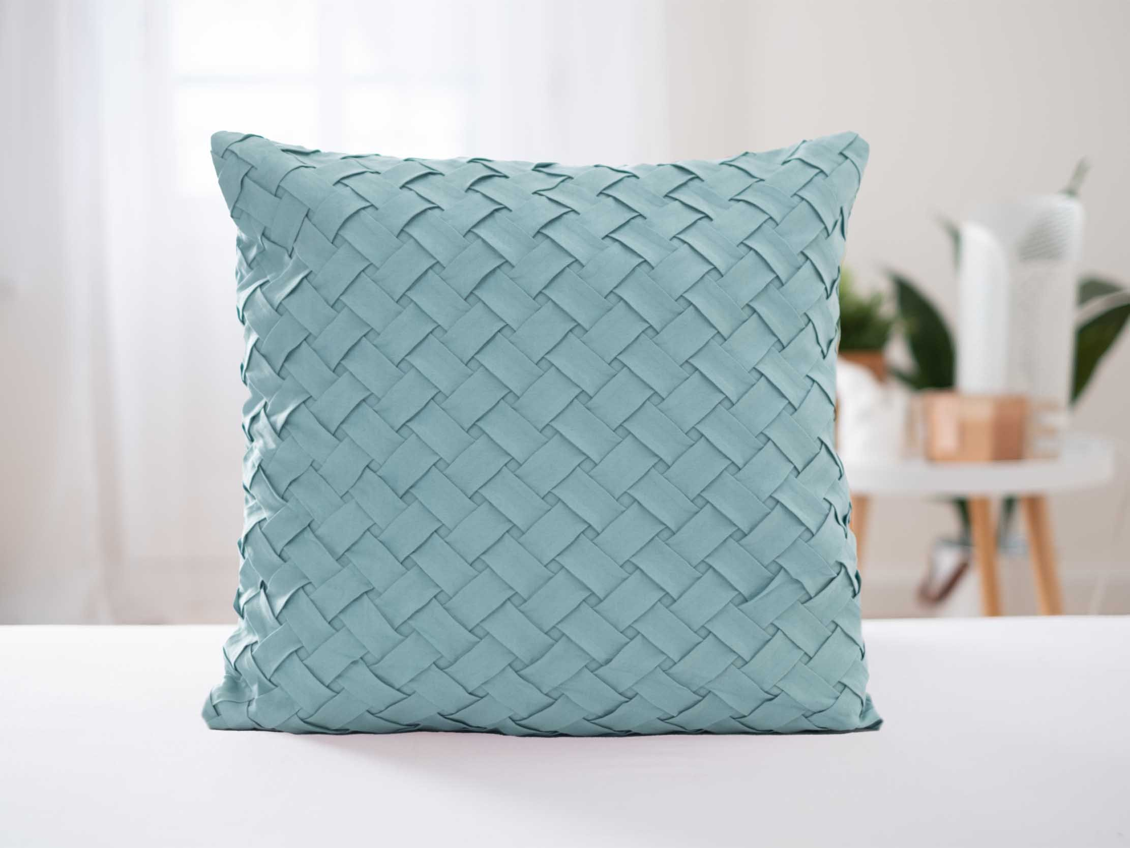 Obliečka na vankúšik mikroplyš 45 × 45 cm - Felipe mentolová