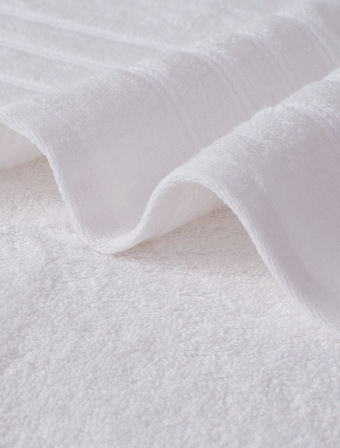 Froté uterák 50 × 100 cm ‒ Camilla biely
