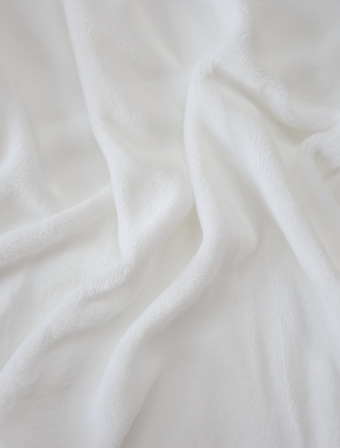 Obliečka na vankúšik mikroplyš 40 × 40 cm – Laura biela
