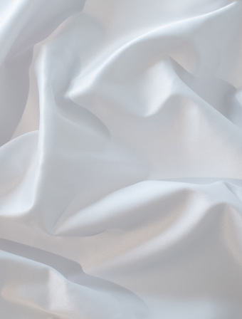 Luxusný obrus s nešpinivou úpravou 100 × 100 cm – biely