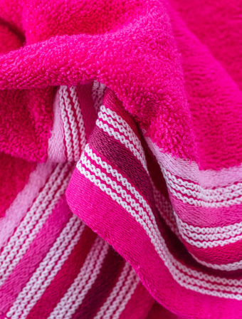 Froté uterák 50 × 100 cm ‒ Dario purpurový