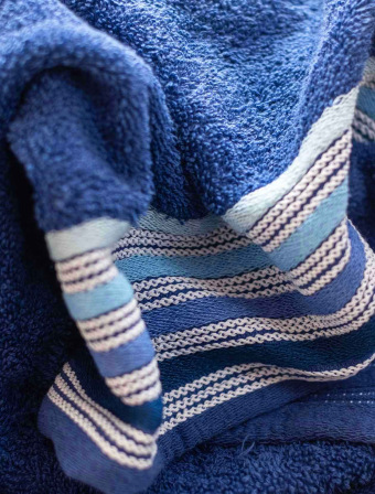 Froté uterák 50 × 100 cm ‒ Dario tmavě modrý