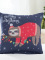 Vianočná obliečka na vankúšik 40 × 40 cm – Leňochod v červenom svetri